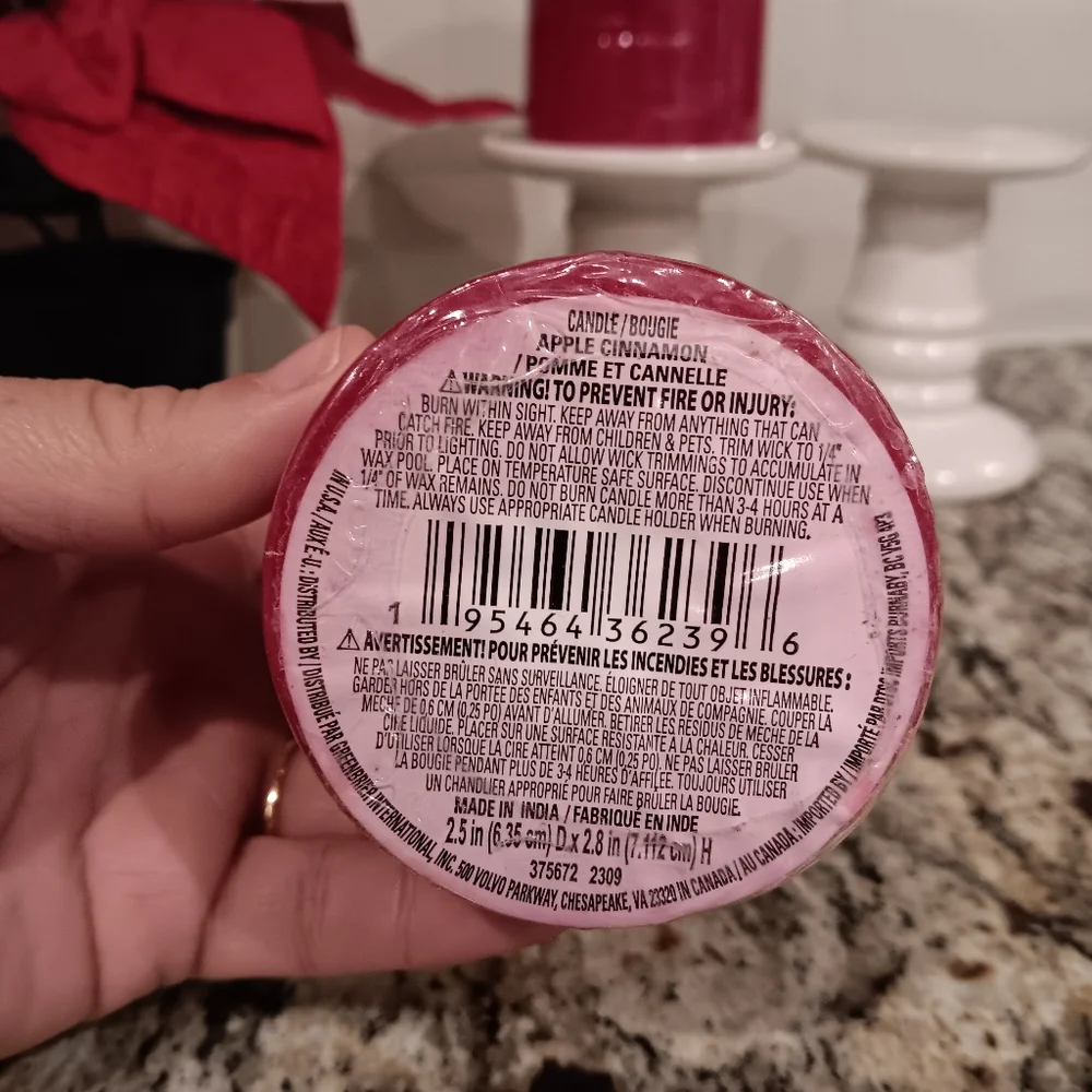 White Ceramic Holders & Red Scented Accent Candles Set NEW! - Picture 10 of 11